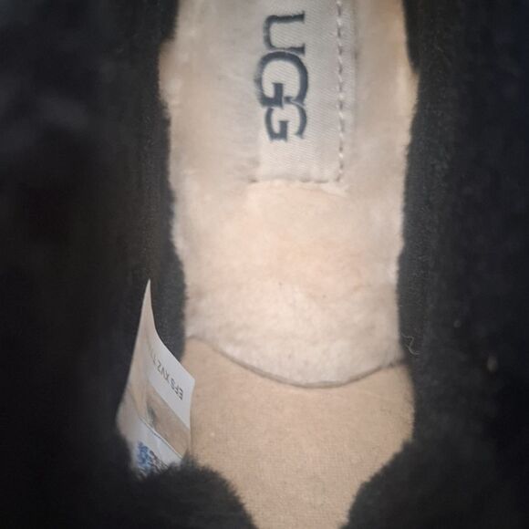 UGG Women's Neumel Platform Black Suede Zip Boots Size 7 NIB - Picture 8 of 15